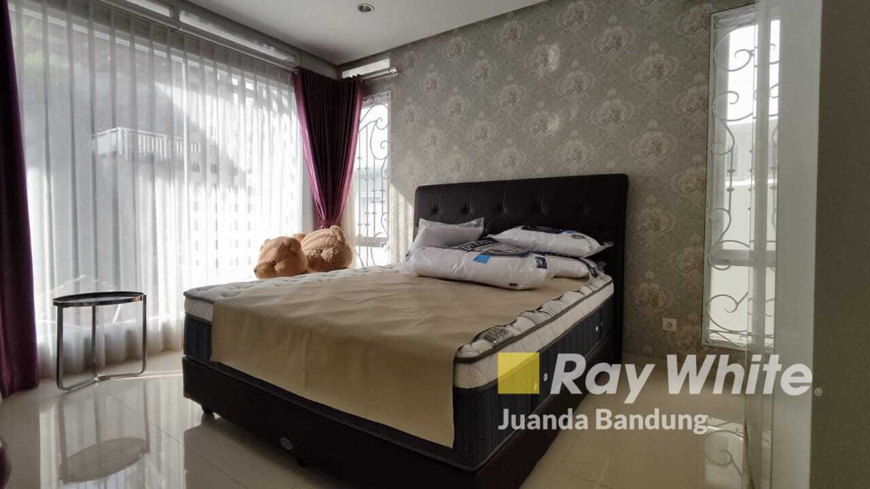 Pilihan Tepat ! Rumah Dago Pakar Resort Full Furnished Terawat dengan View Bandung