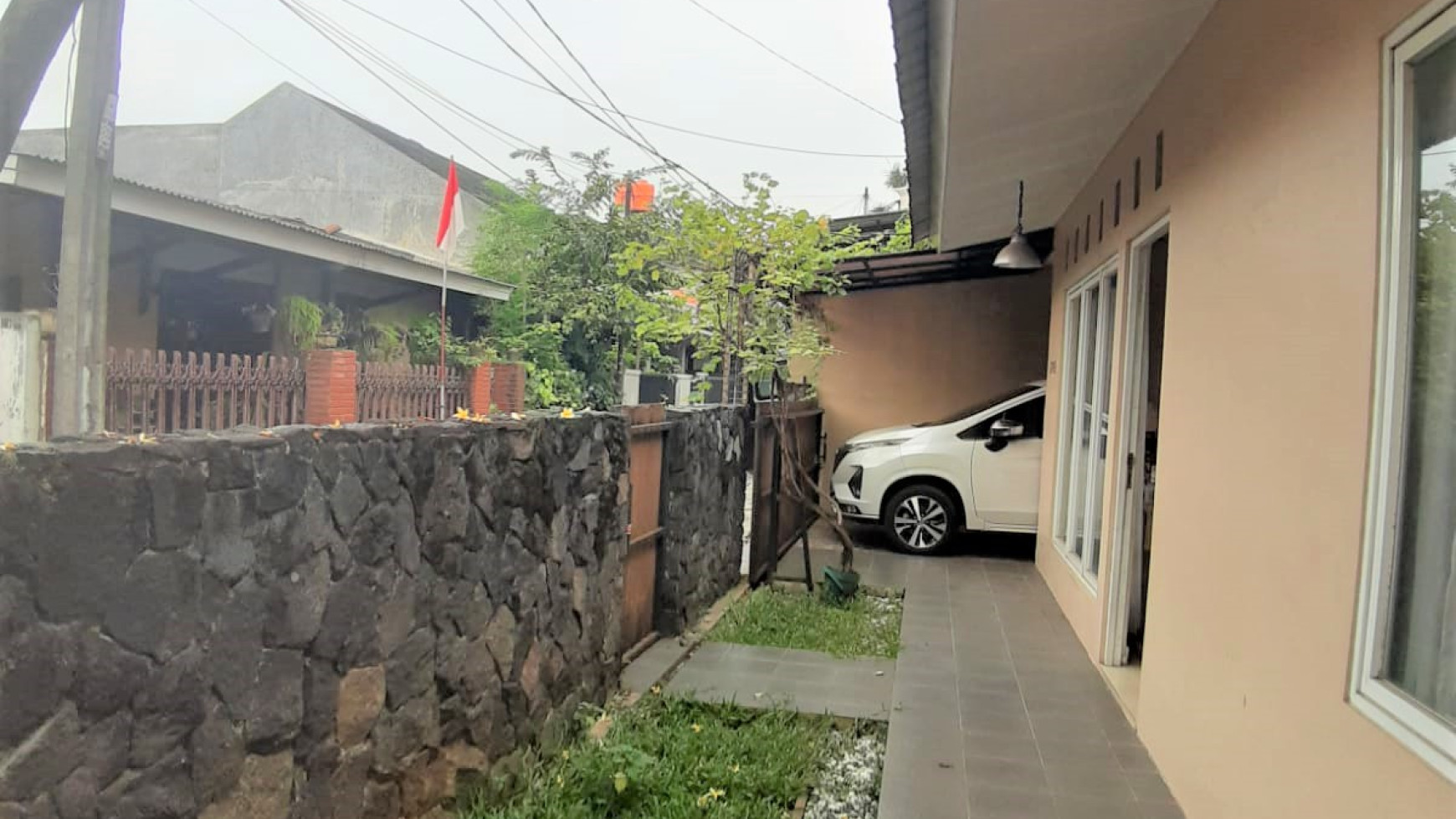 Rumah Modern Minimalis Lokasi Dekat Dengan Tol Di Cinere.