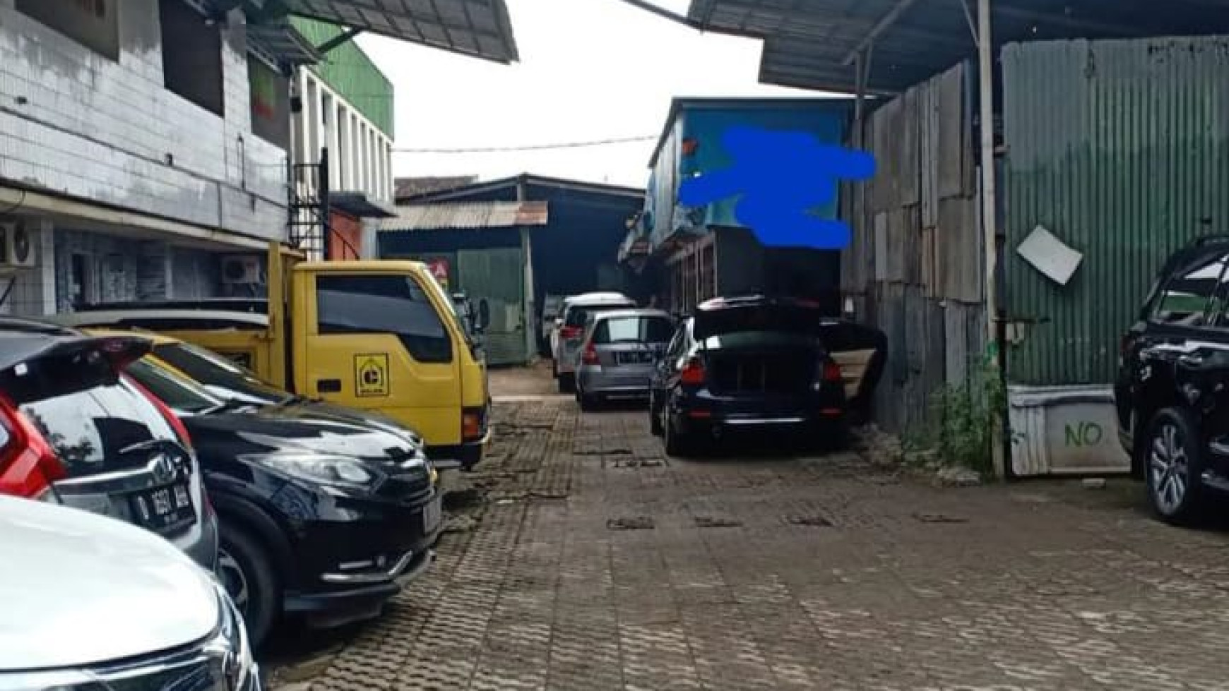 Gudang Strategis di jalan Gatot Subroto, Bandung Kota