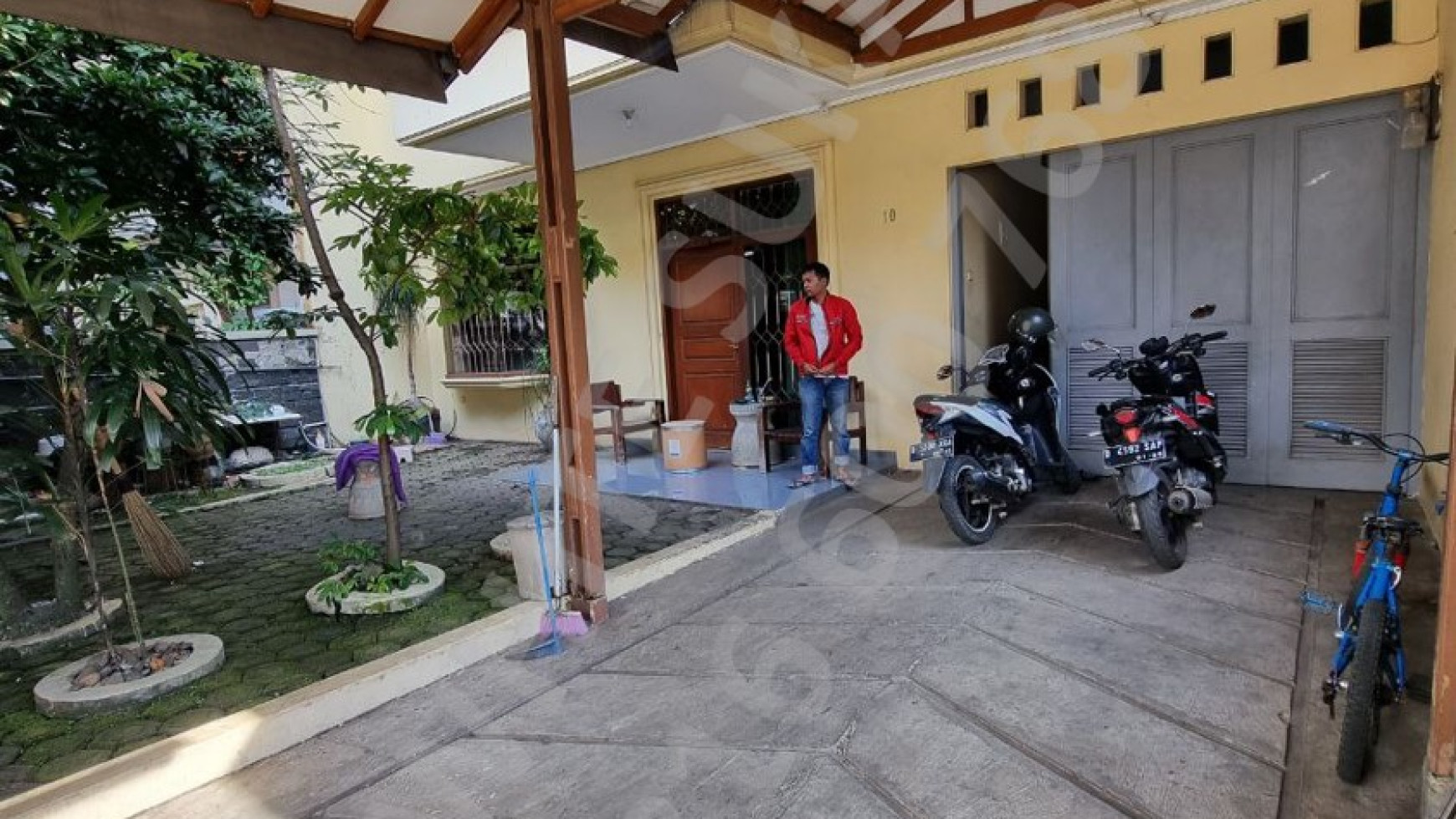 Dijual Rumah Tinggal di Babakan Jeruk