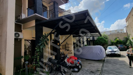 Dijual Rumah Tinggal 2 Lantai dengan Swimming Pool di Megaraya Residence