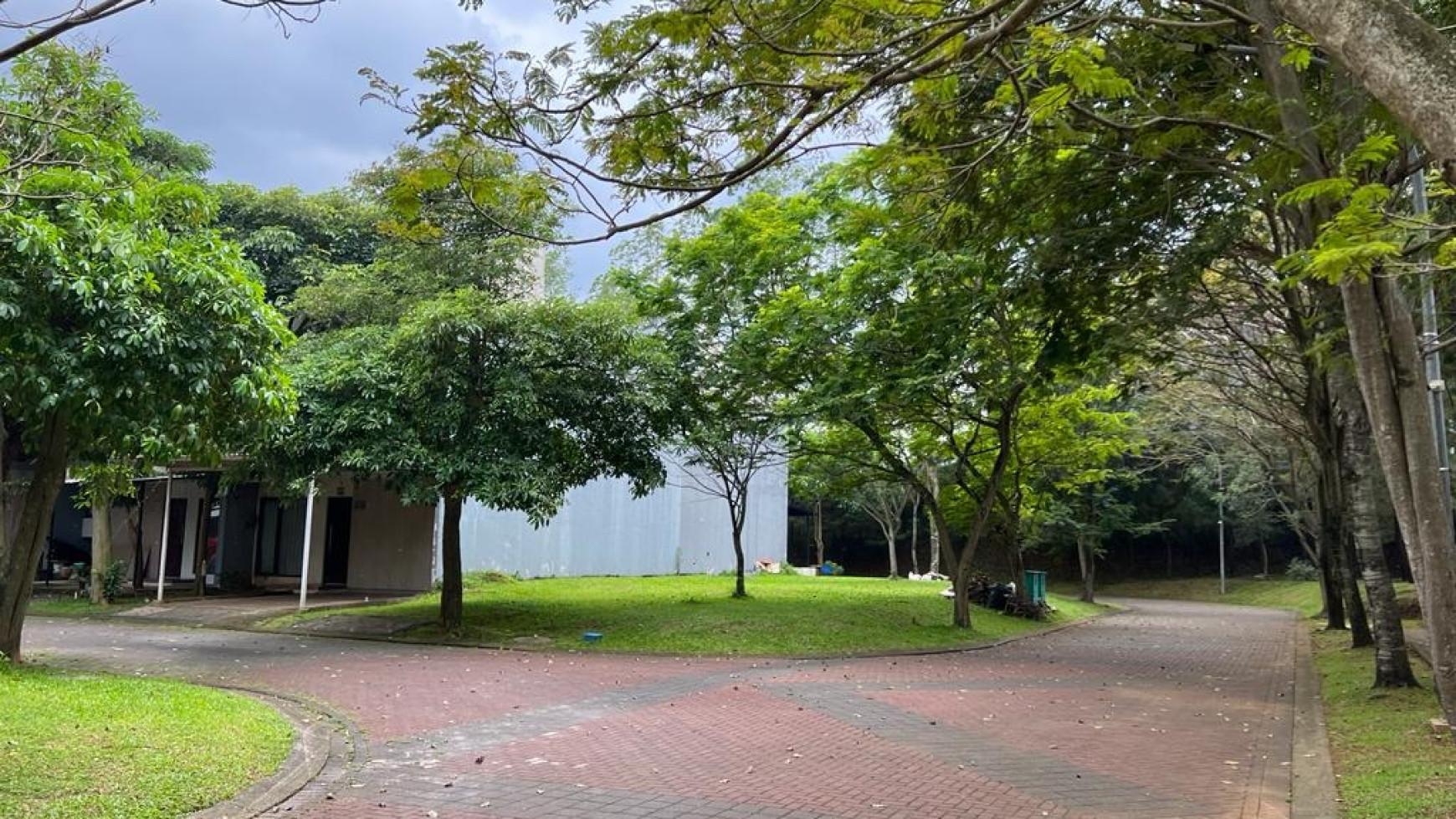 Kavling cantik depan taman Prestigia Eminent