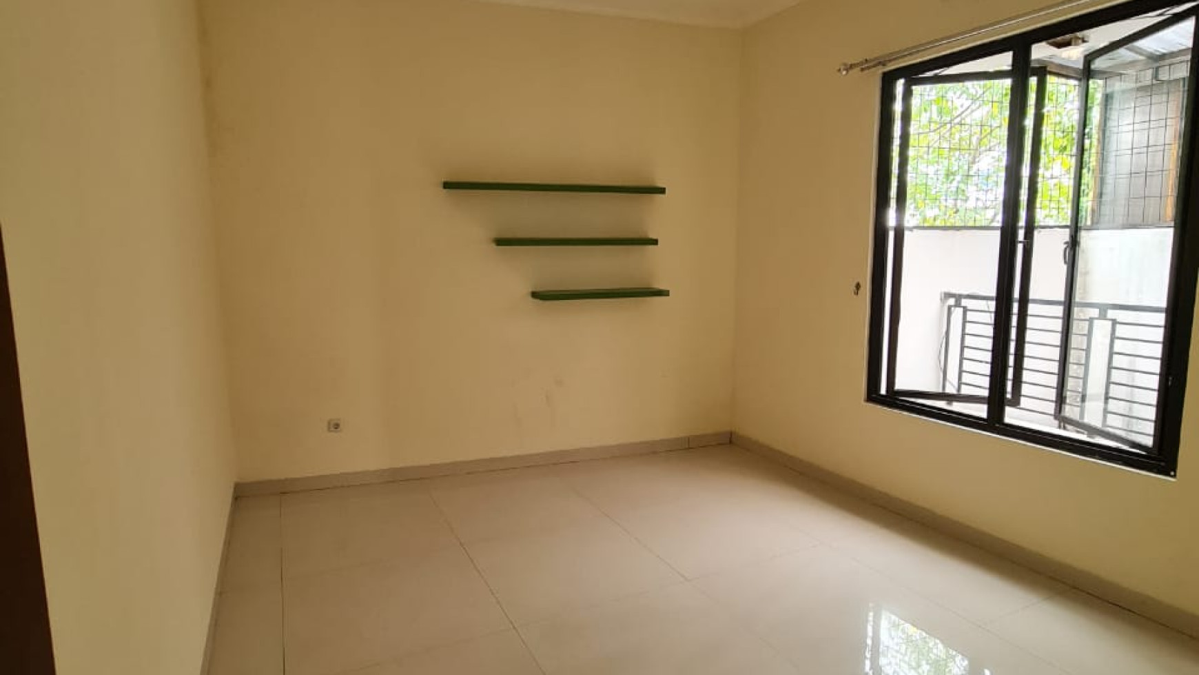 Rumah Siap Huni dekat Bintaro Jaya dan dalam Cluster @Palm Wood Residence, Pondok Aren