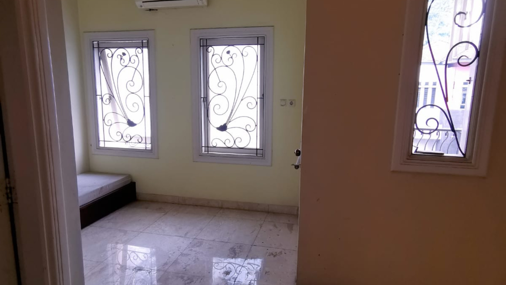 Termurah. Rumah Mewah Taman Tirta Golf, BSD