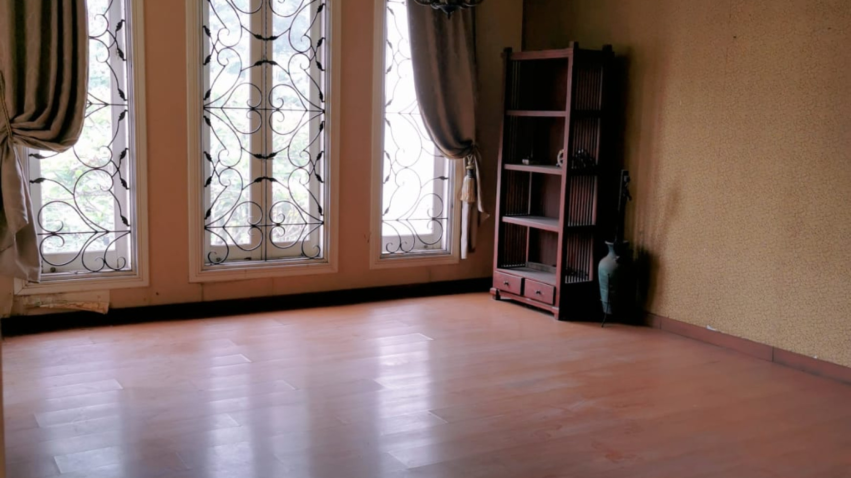 Termurah. Rumah Mewah Taman Tirta Golf, BSD