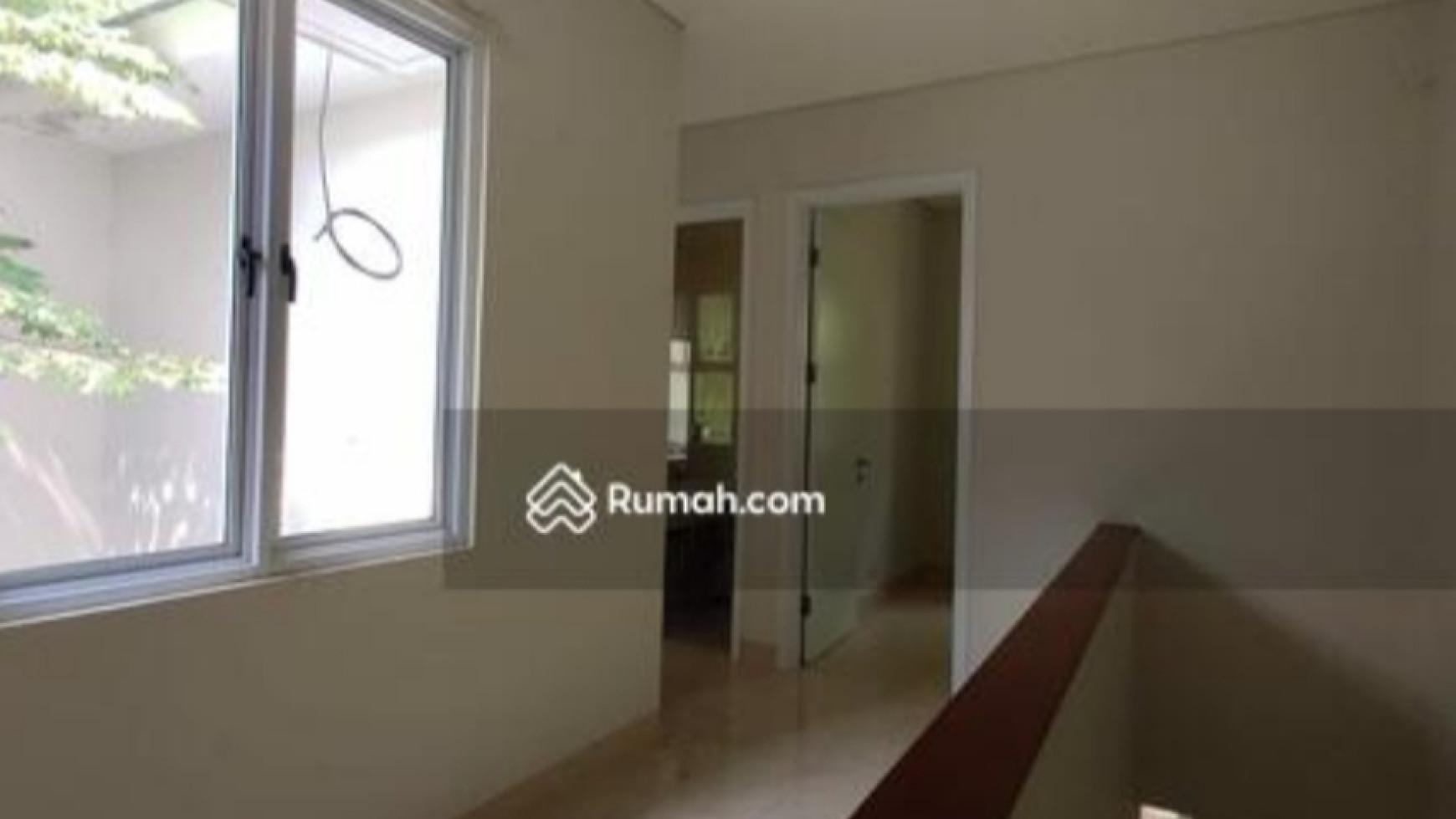 BU Berat. Rumah Bagus Greenwich Park Cluster Hyland.