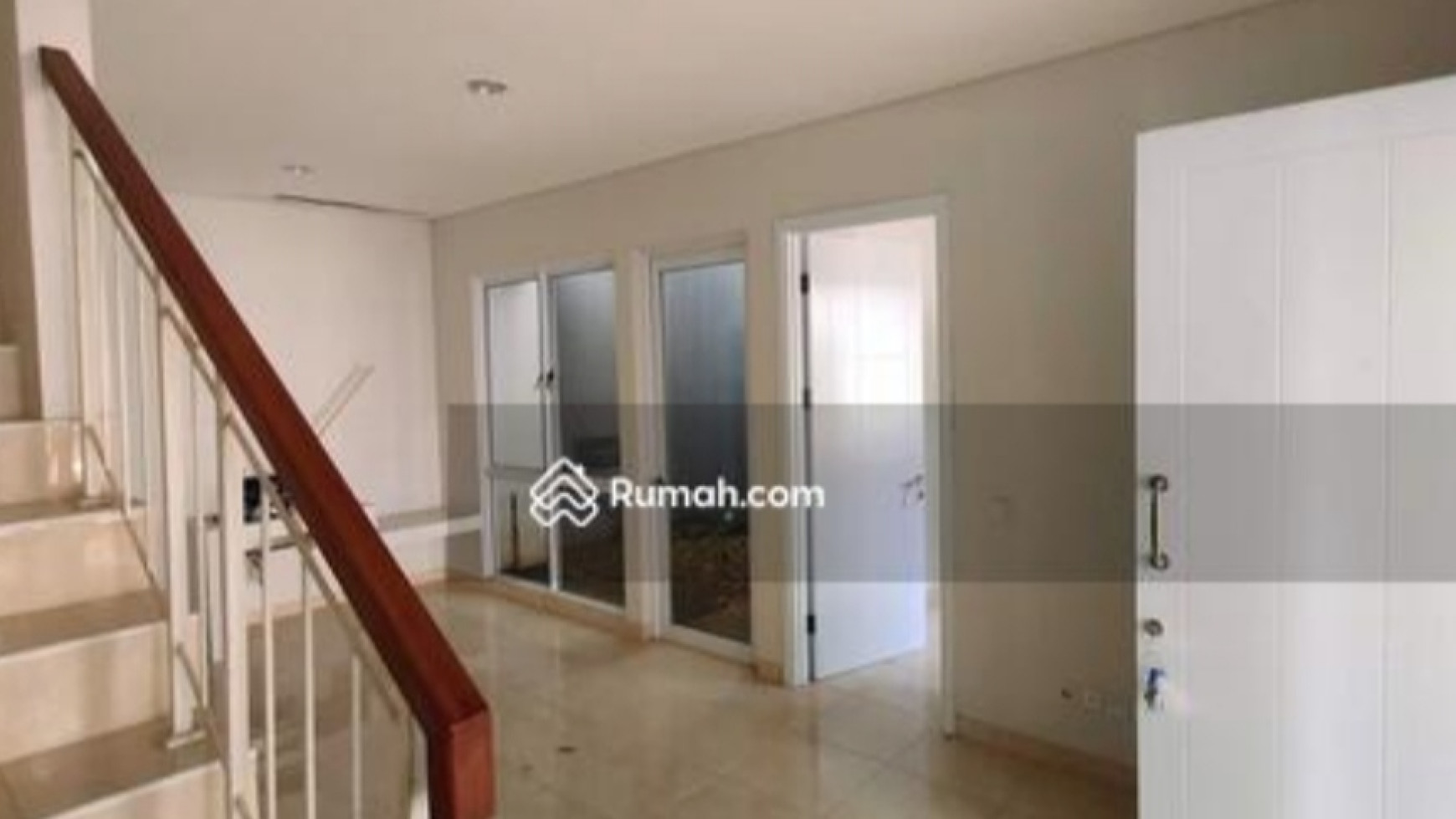 BU Berat. Rumah Bagus Greenwich Park Cluster Hyland.