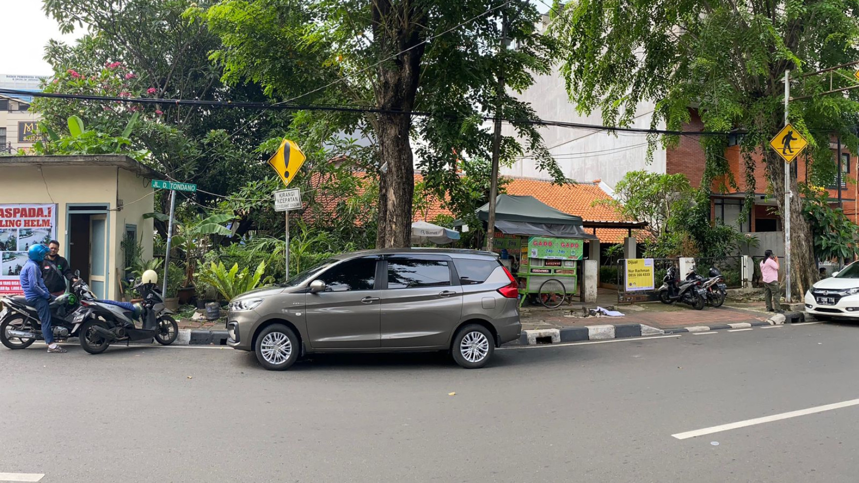 Rumah Pinggir Jalan Raya, Hitung Tanah, & Cocok untuk Usaha @Bendungan Hilir