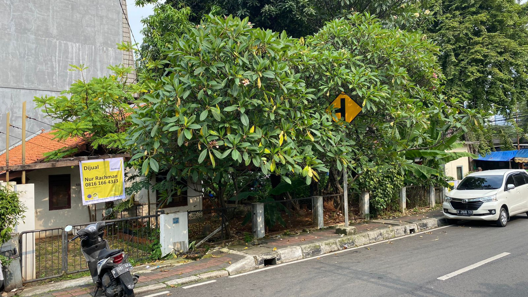 Rumah Pinggir Jalan Raya, Hitung Tanah, & Cocok untuk Usaha @Bendungan Hilir