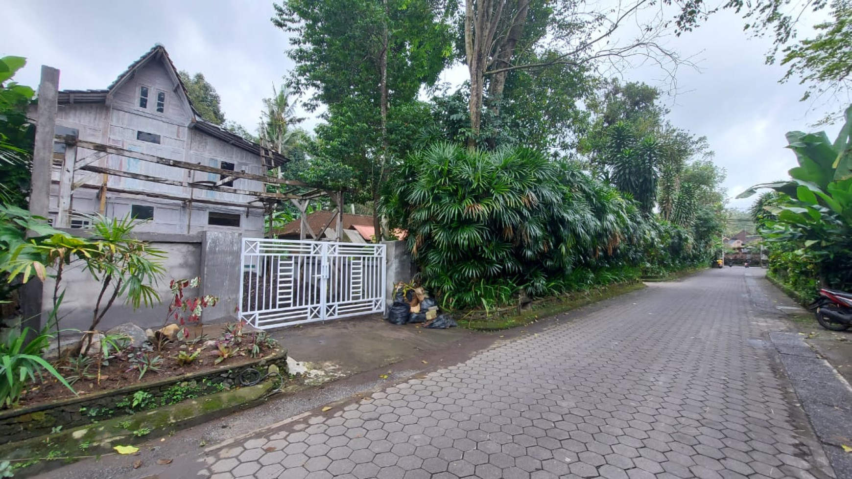 Wooden Villa with Rustic style