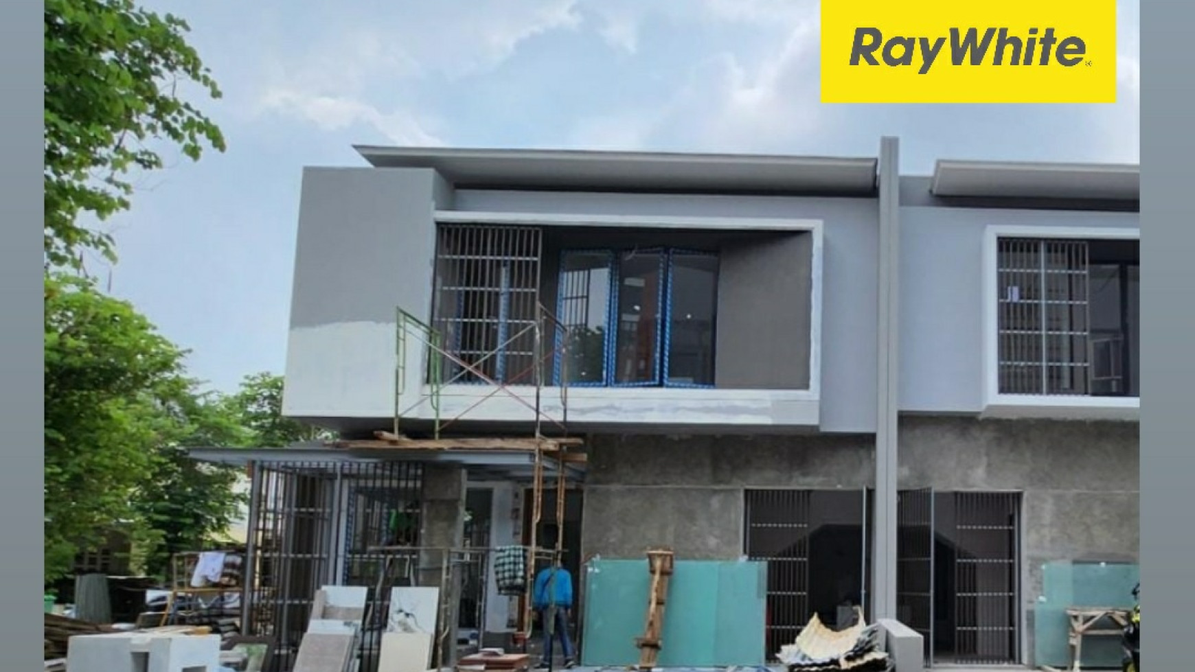 Dijual Rumah Royal Residence Wiyung Surabaya - New Baru 2 Lantai - Siap Huni