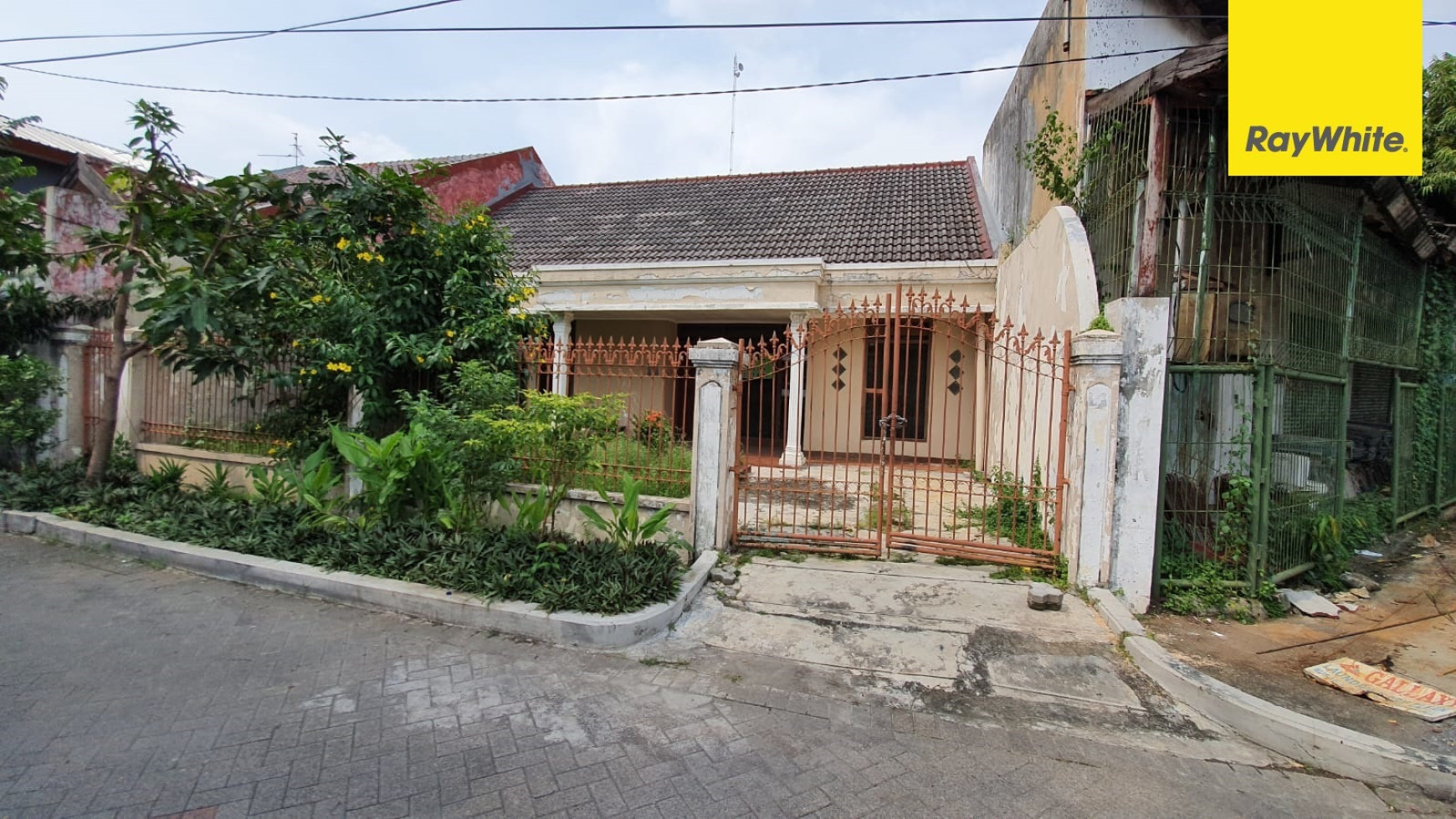 Dijual Rumah SHM di Simpang Darmo Permai Selatan Surabaya