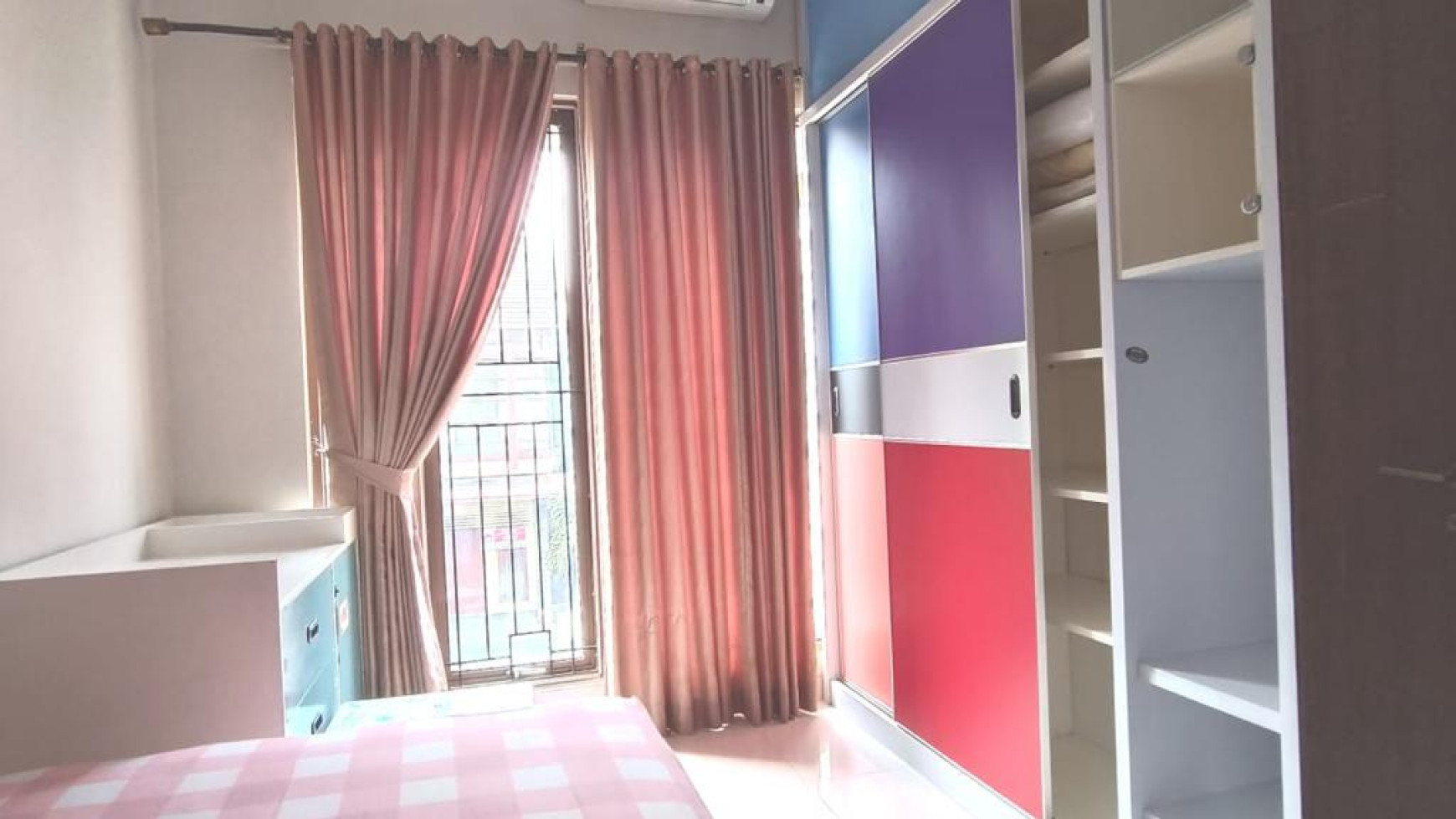 Rumah Sewa Full Furnished di Emerald Bintaro Jaya Sektor 9