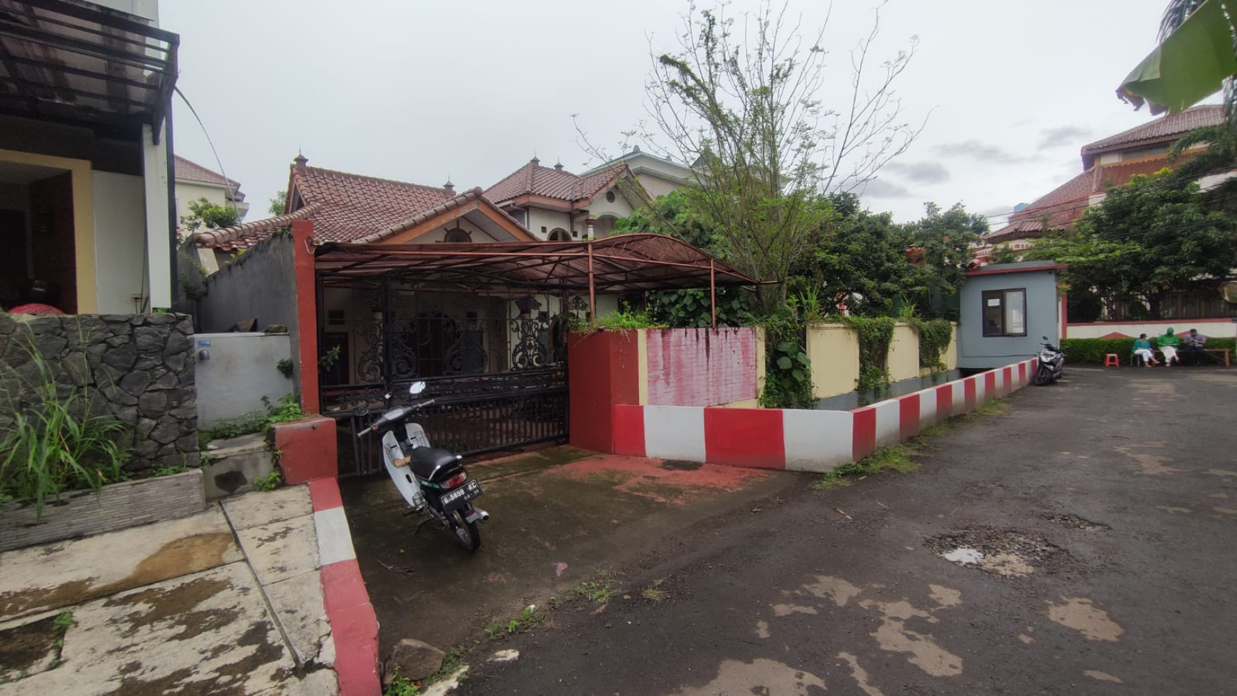 Rumah 2 Lantai di Larangan 