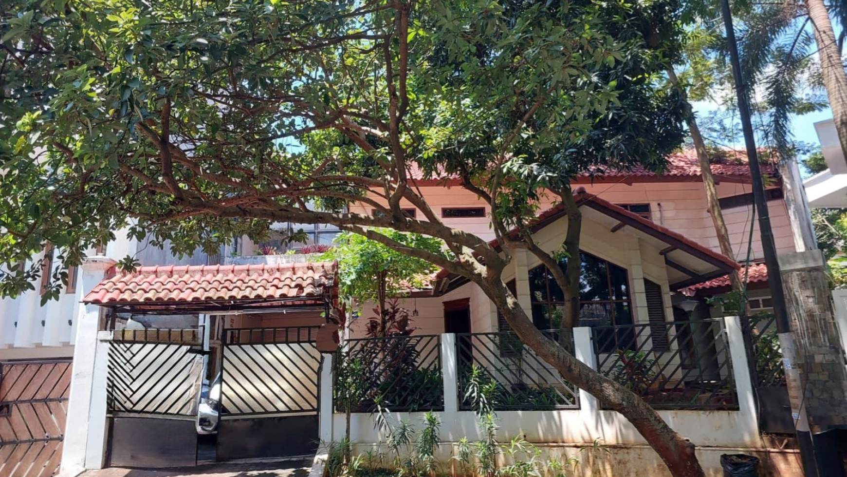 Rumah siap huni di pondok indah 