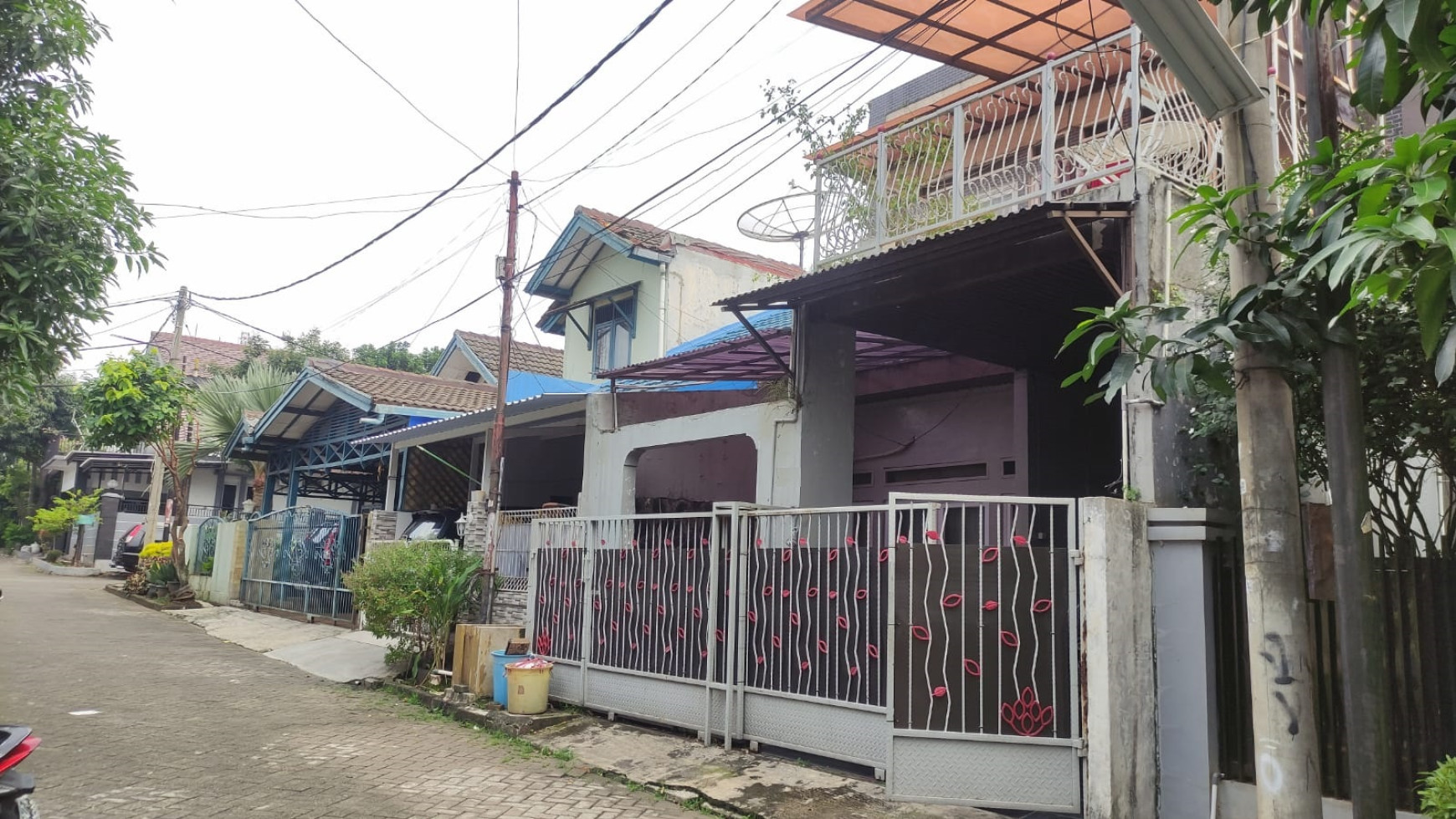 Rumah 2 Lantai, rapi, dan terawat di Pondok Aren