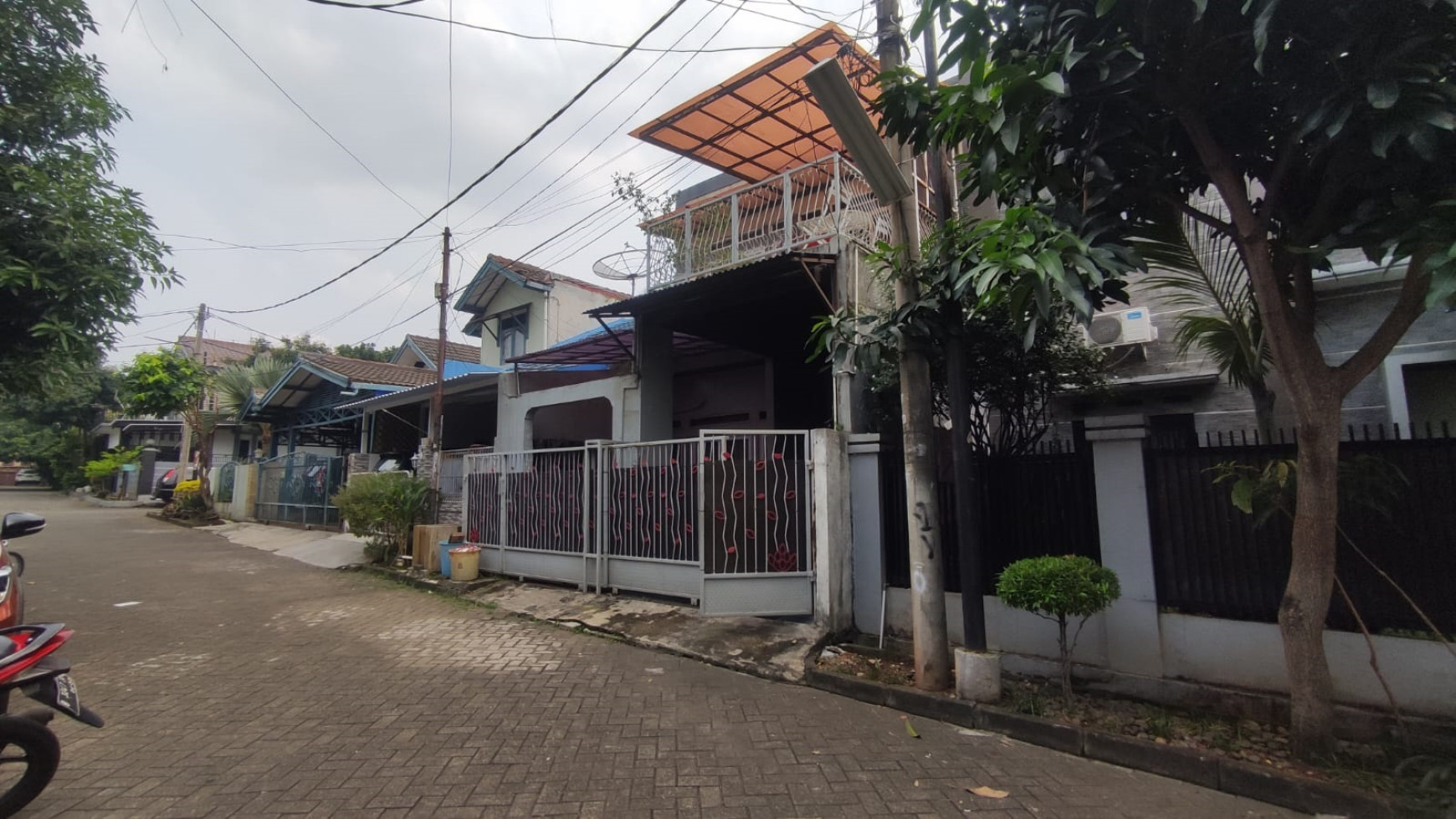 Rumah 2 Lantai, rapi, dan terawat di Pondok Aren