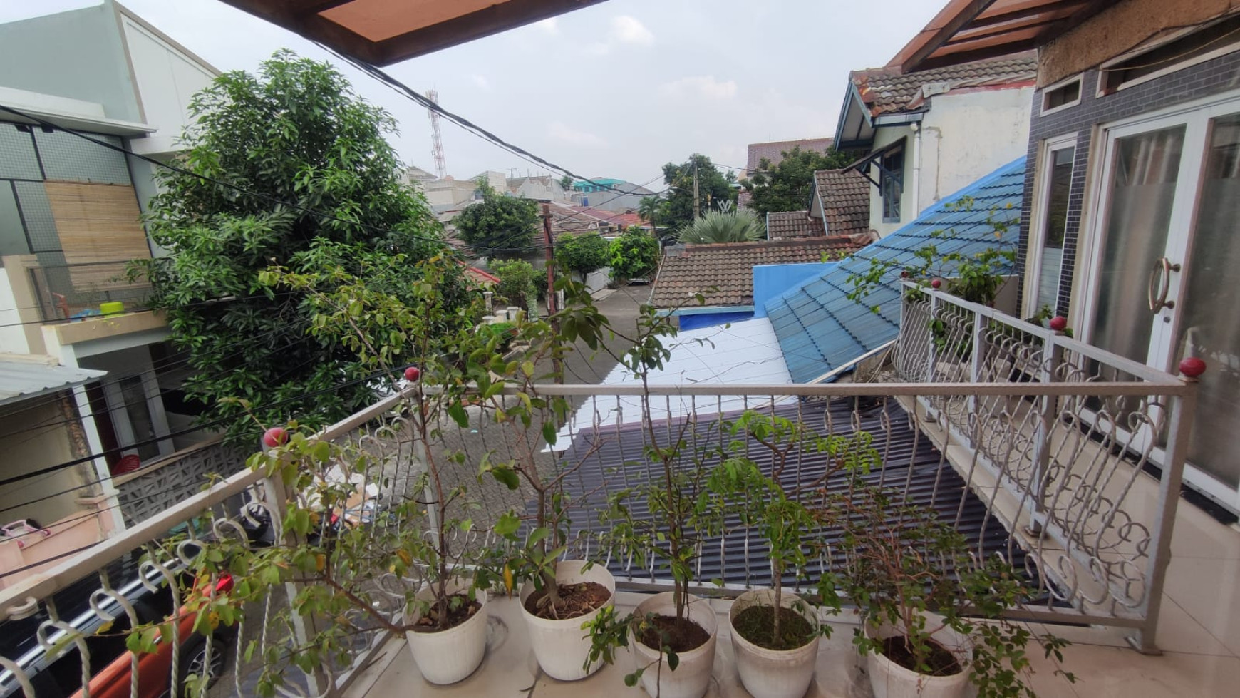 Rumah 2 Lantai, rapi, dan terawat di Pondok Aren