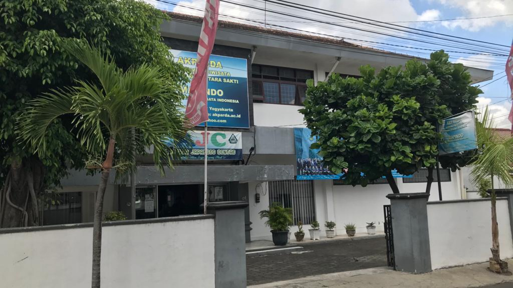 Gedung Cocok Untuk Kantor / Bimbel Di Jl Bintaran Kidul Mergangsan Yogyakarta