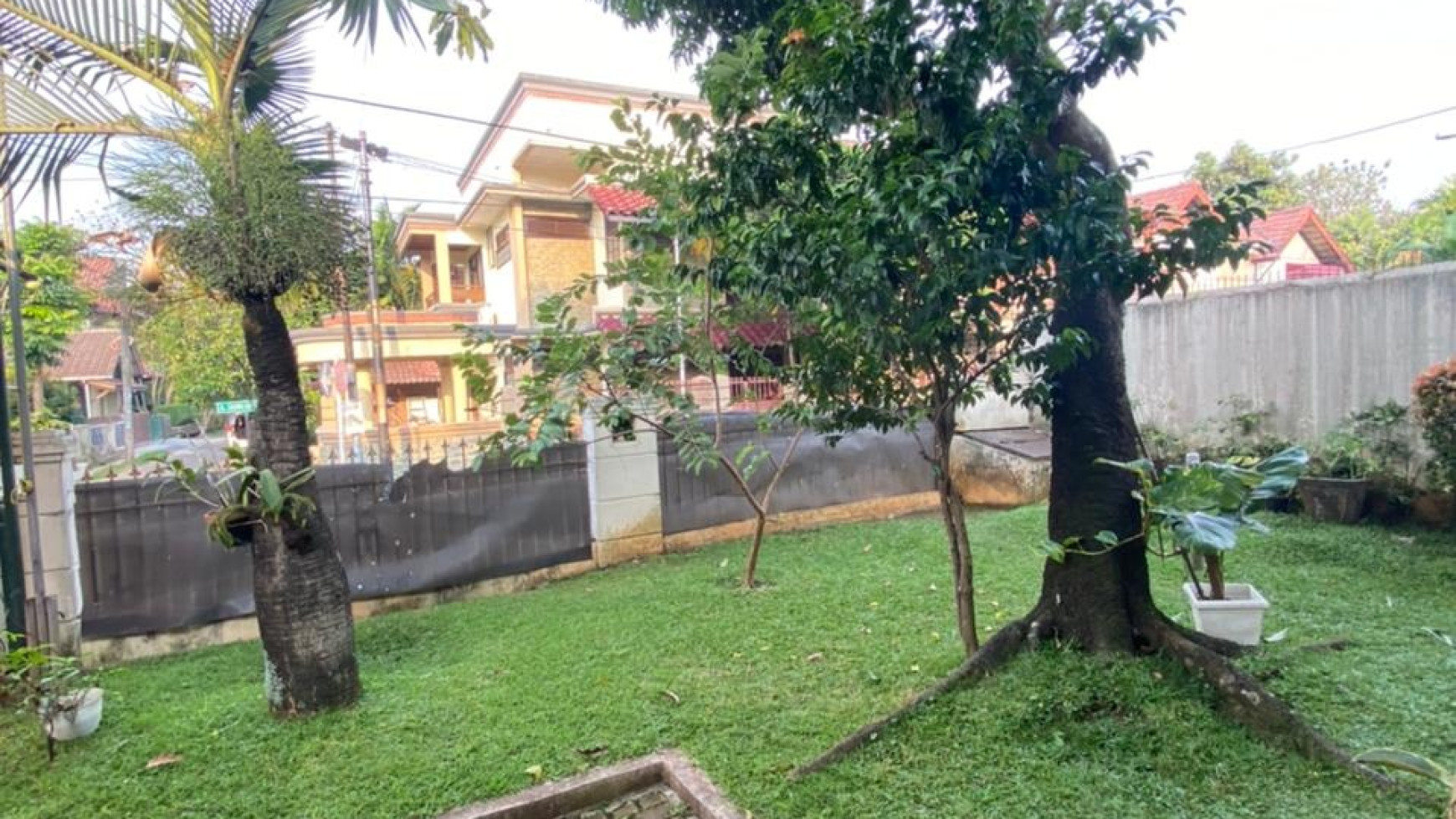 Dijual Rumah 2 Lantai di Cirendeu 