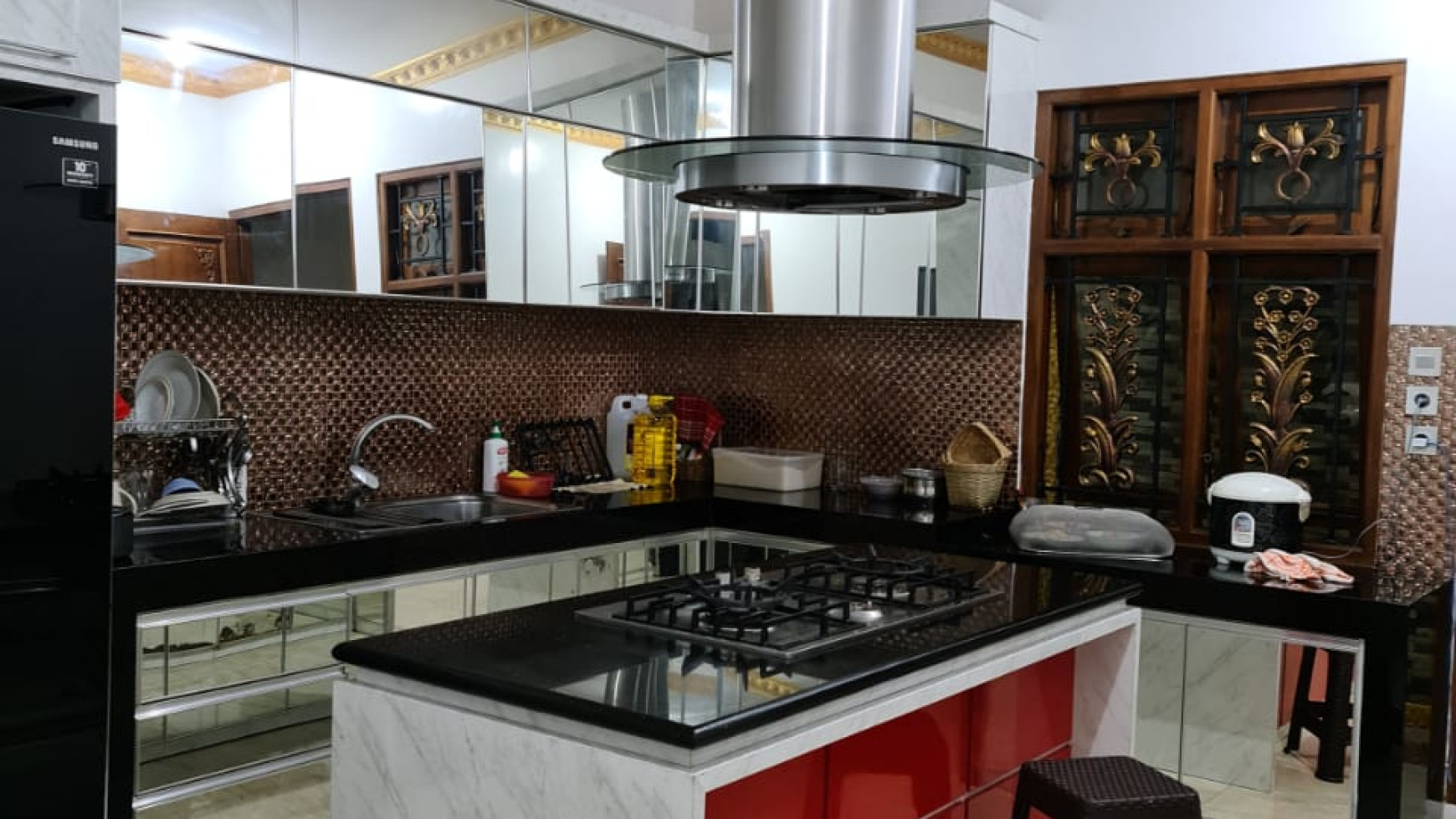 Dijual Rumah Design Classic di Tebet 