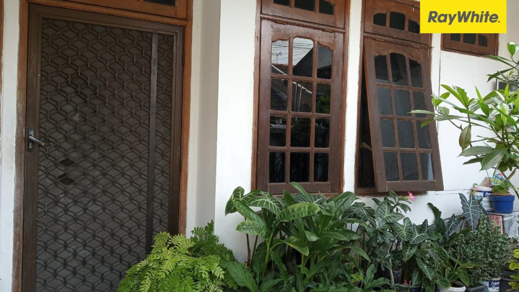 Dijual Rumah 1,5 lantai di Bendul Merisi Selatan Surabaya