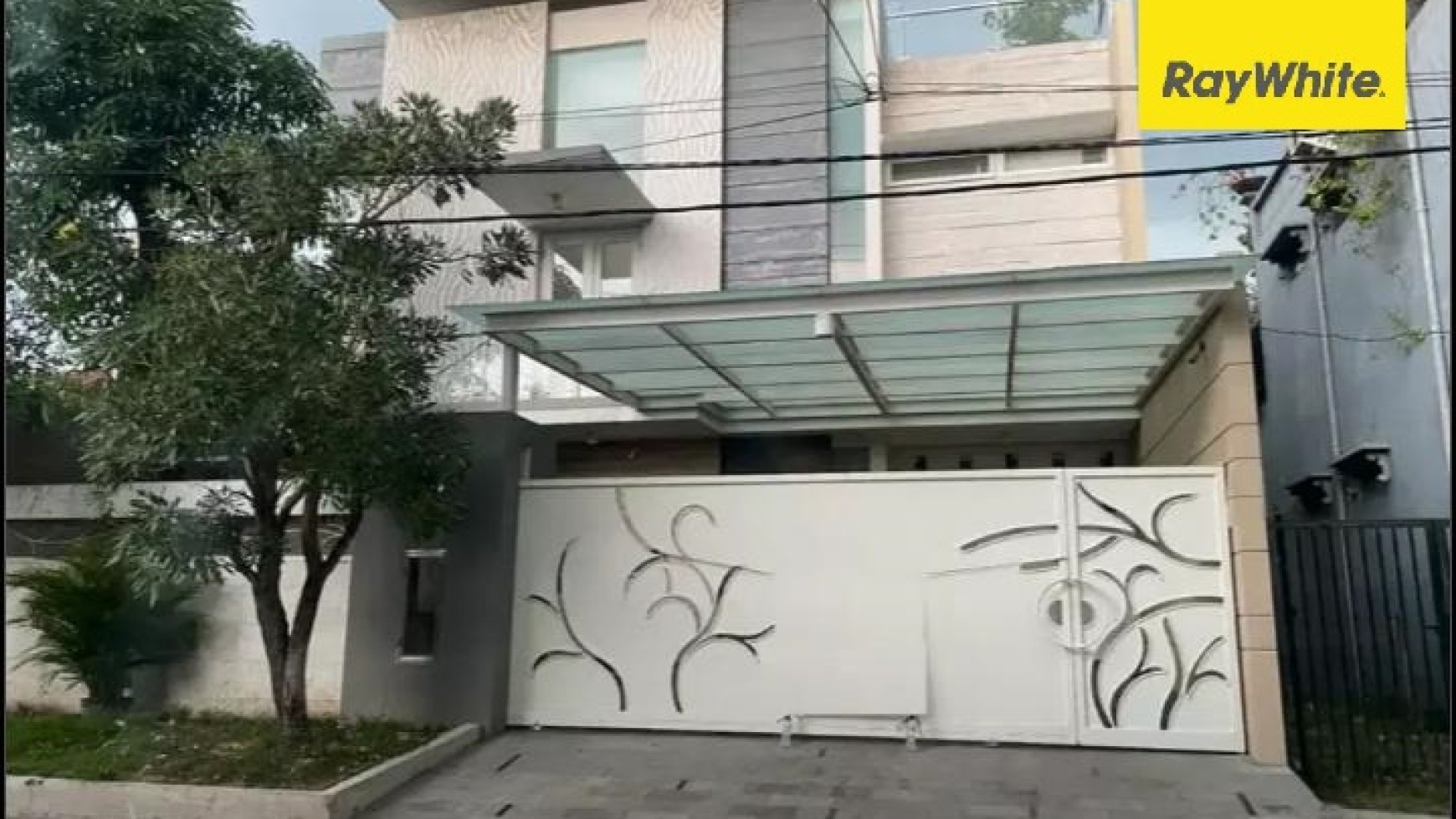 Dijual Rumah 2,5 Lantai di Manyar Tirtomoyo Surabaya