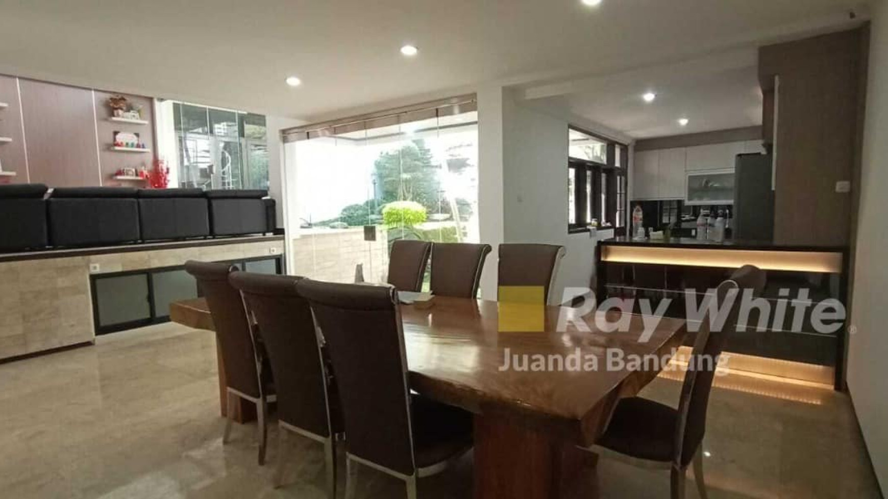 Langka Rumah 2 lantai Budisari baru renovasi, Setiabudi Bandung utara, Bagus!