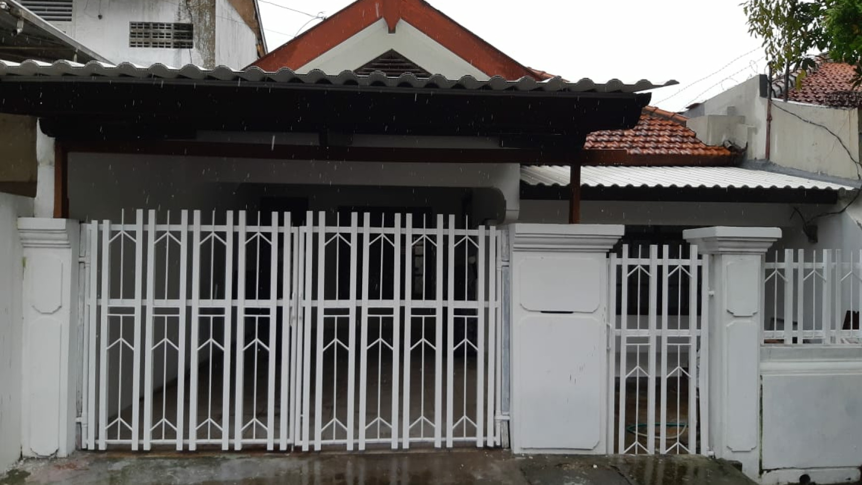 Dijual Rumah Jl. Baratajaya - Gubeng - Surabaya STRATEGIS Row Jalan LUAS dekat Raya Nginden