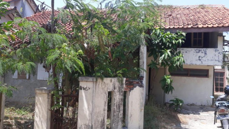 Rumah Tua Hitung Tanah dan Lokasi Strategis @Serua Makmur, Ciputat