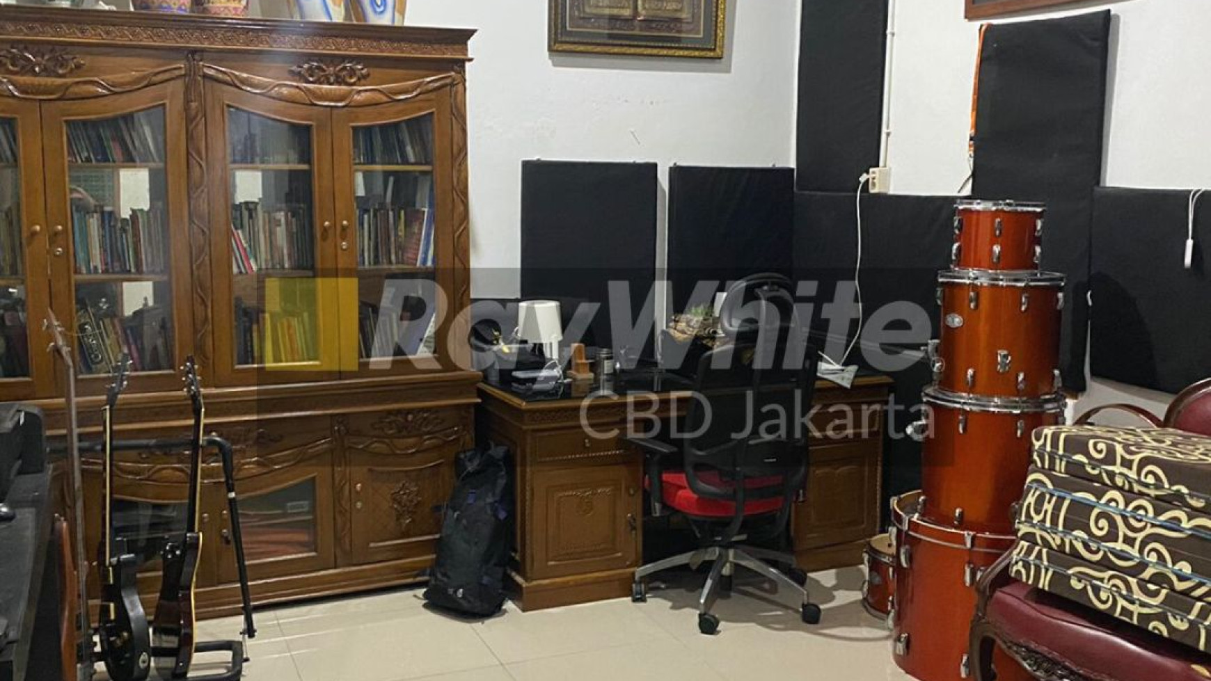 Rumah + Studio Rekaman Dijual 