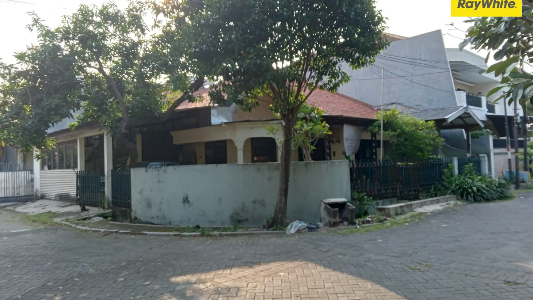 Dijual Rumah di Klampis Indah Surabaya