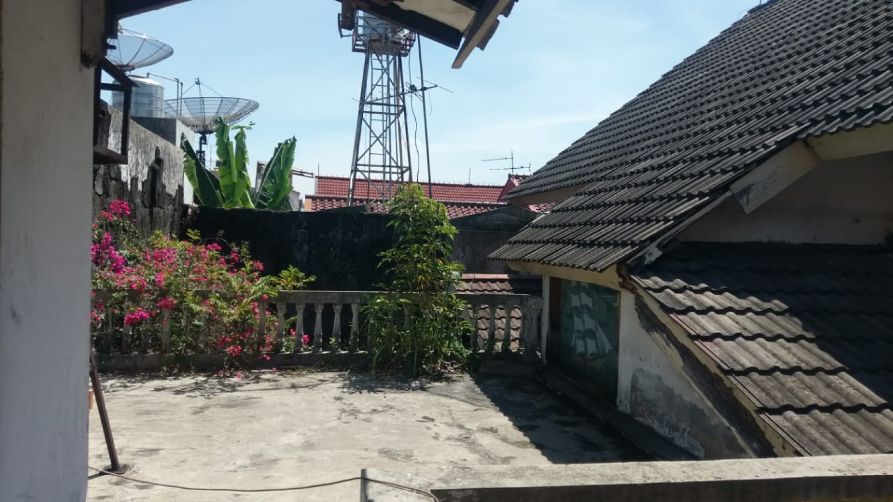 Rumah Tua Siap Huni dengan Bangunan Kokoh di Jl Perkutut, Bintaro