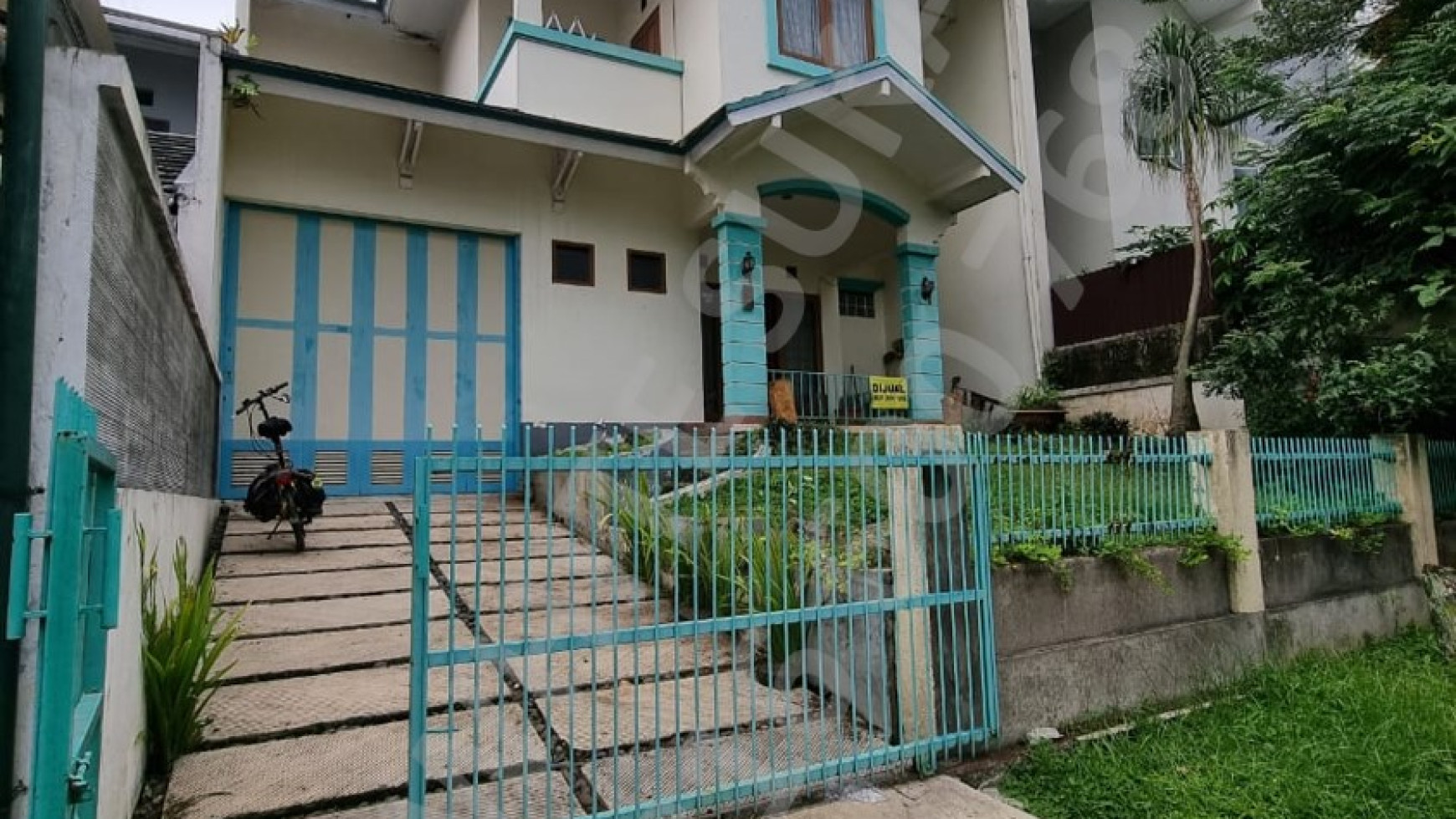 Dijual Rumah Tinggal 2 Lantai di Setraduta