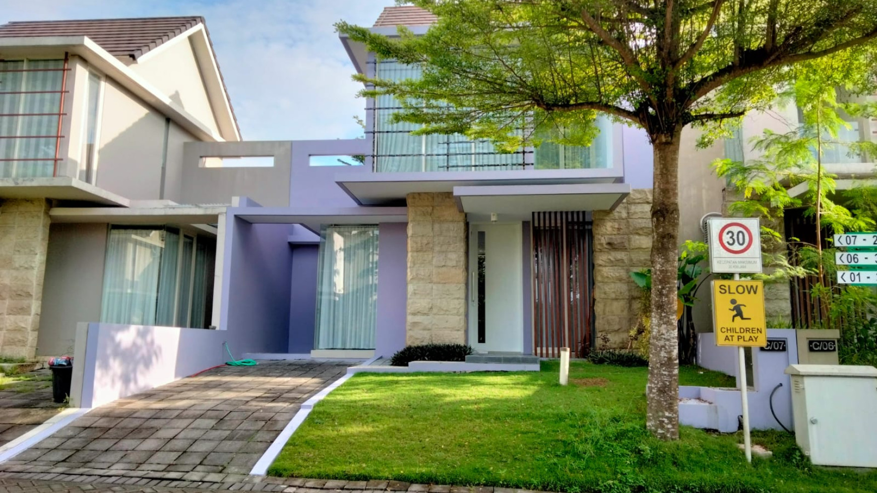 RUMAH DI CITRA GRAND MUTIARA