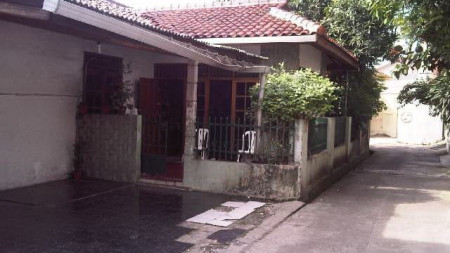 Rumah Lokasi Strategis ditengah Kota Jakarta Selatan @Komplek Bangdes, Pasar Minggu