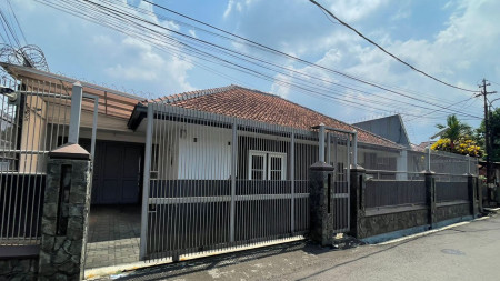 Rumah Minimalis Heritage Siap Huni di Sayap Buah Batu, Bandung