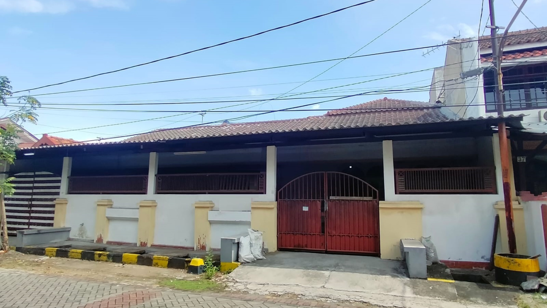 Dijual Rumah 2 lantai di Dukuh Kupang Timur Surabaya