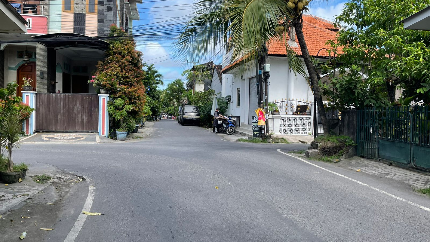 The new building of the shop in Semat Raya