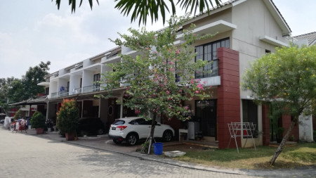 Termurah Di Green Lake City East Asia. Rumah Bagus 2 Lantai.