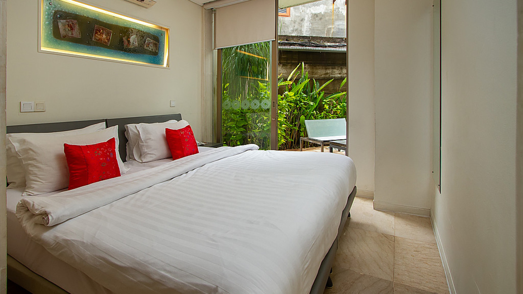 Apartment 1 Bedroom Beach front Seminyak