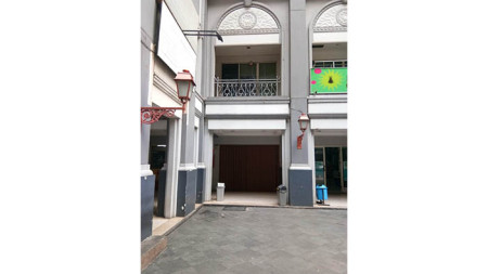 Ruko Moi French Walk Kelapa Gading Luas 4x14,5m2