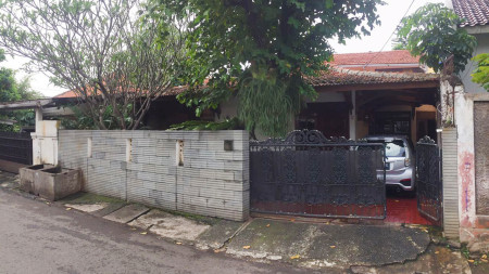 Di Jual Rumah lokasi strategis, bagus, nyaman dan aman daerah Pejaten - Jakarta Selatan