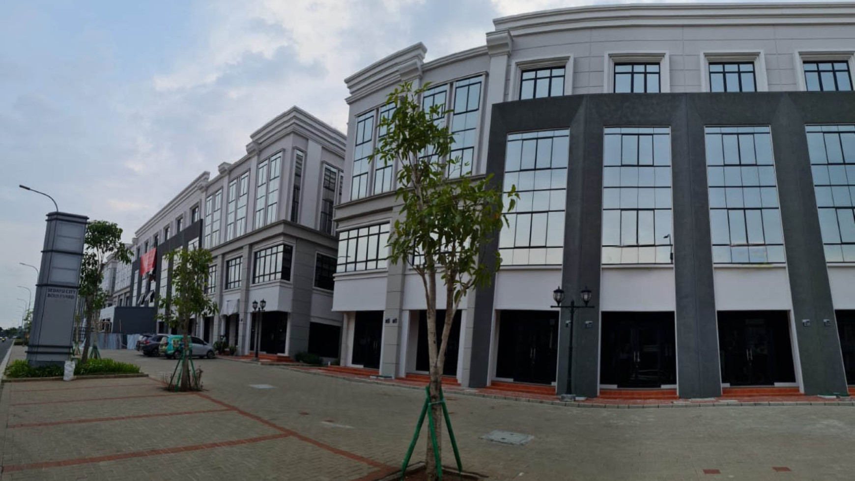 Ruko Gandeng  2 Muka di Sedayu City  Kelapa Gading, Luas 4,5x18m2