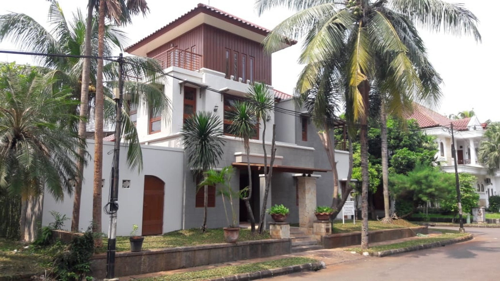 Rumah di River Park Bintaro Tangsel