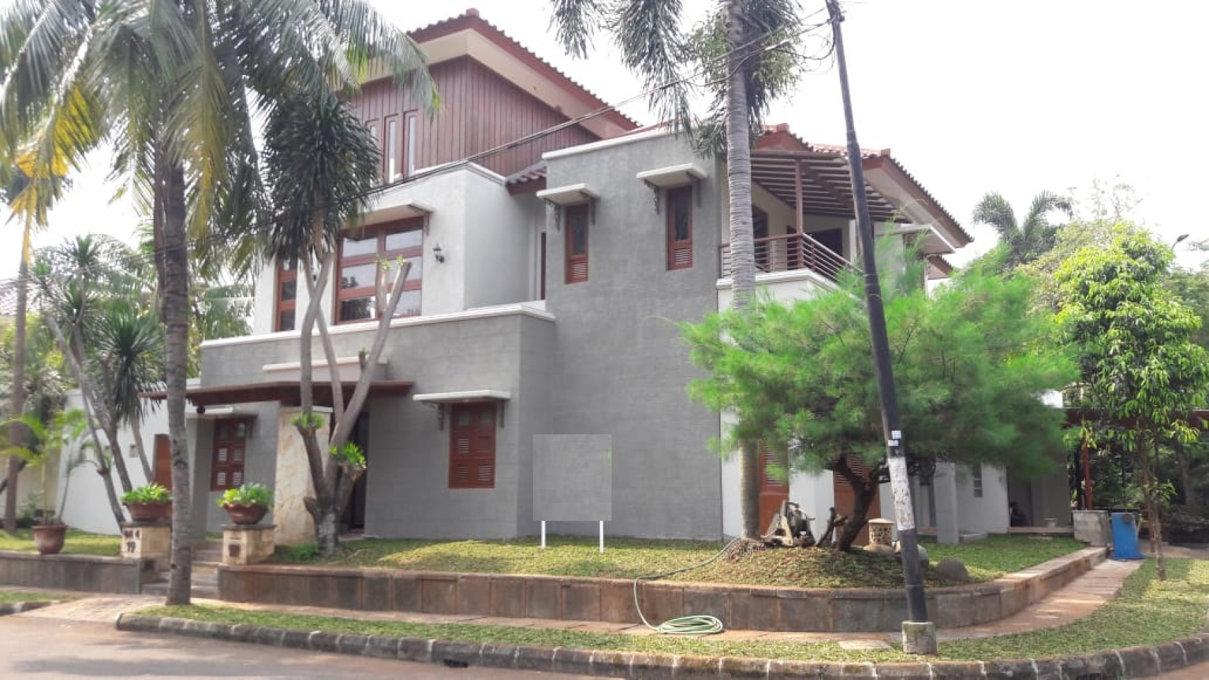 Rumah di River Park Bintaro Tangsel