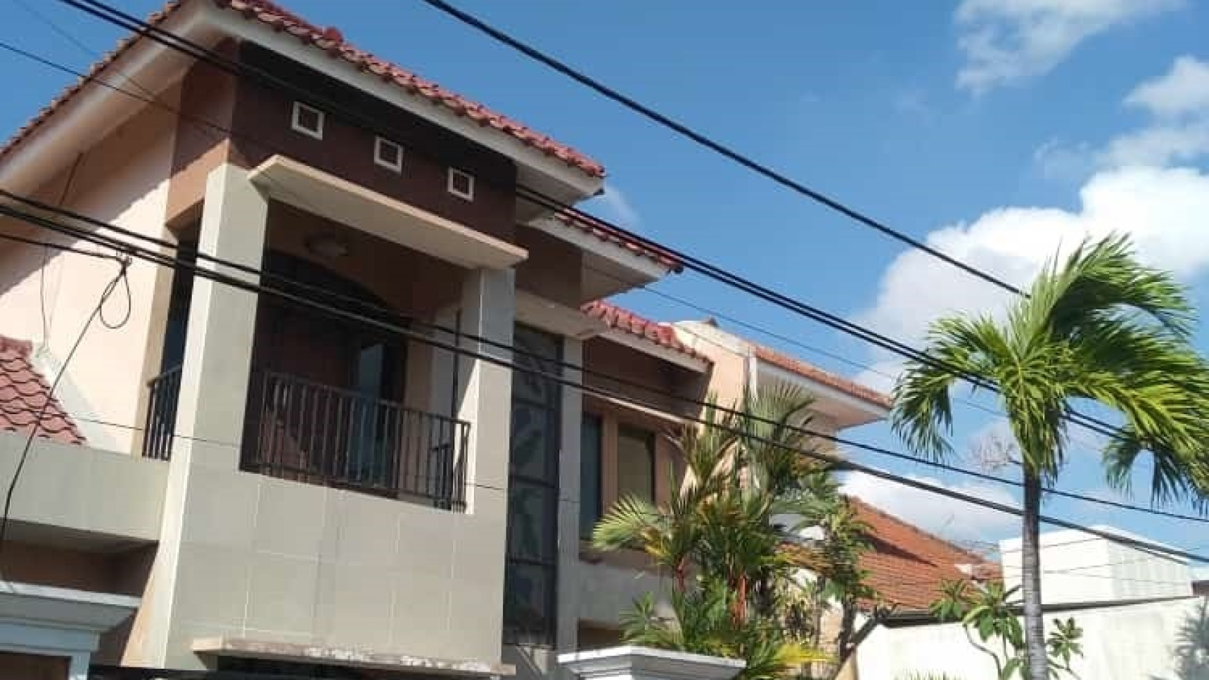 Dijual Rumah 2 lantai di Nginden Intan Barat Surabaya