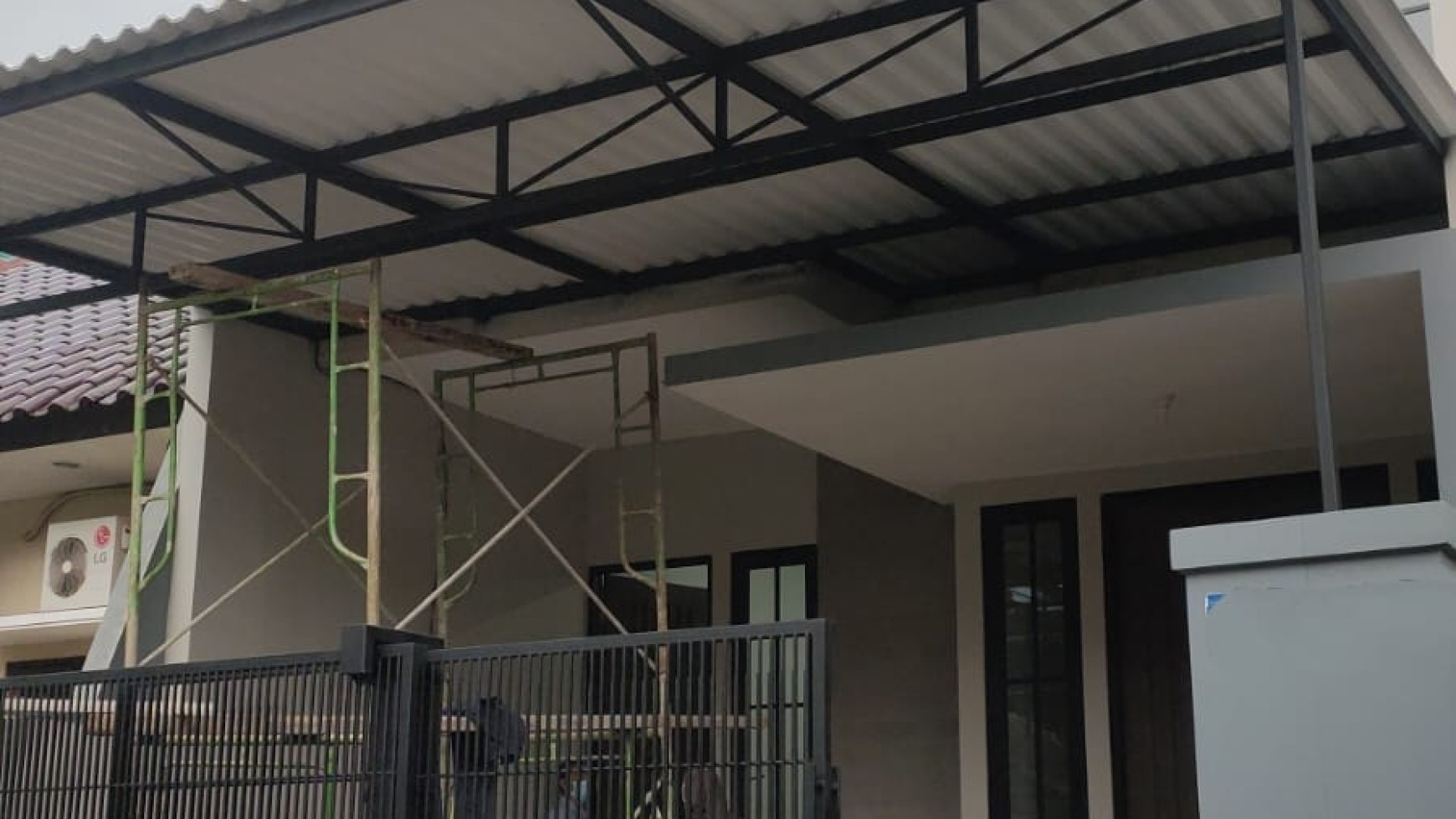 Dijual Rumah Baru Strategis di Jalan Mojo, Gubeng, Surabaya