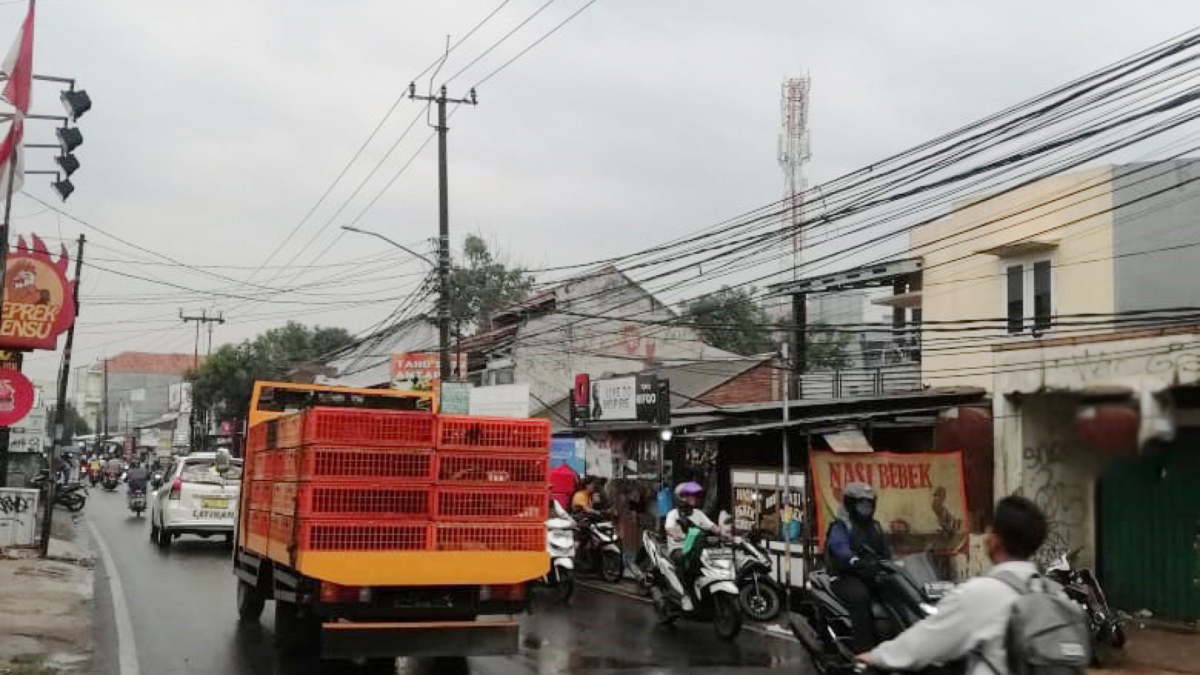 Ruko Lokasi Strategis Pinggir Jalan Raya dan Kawasan Ramai @Jl Raden Fatah, Ciledug