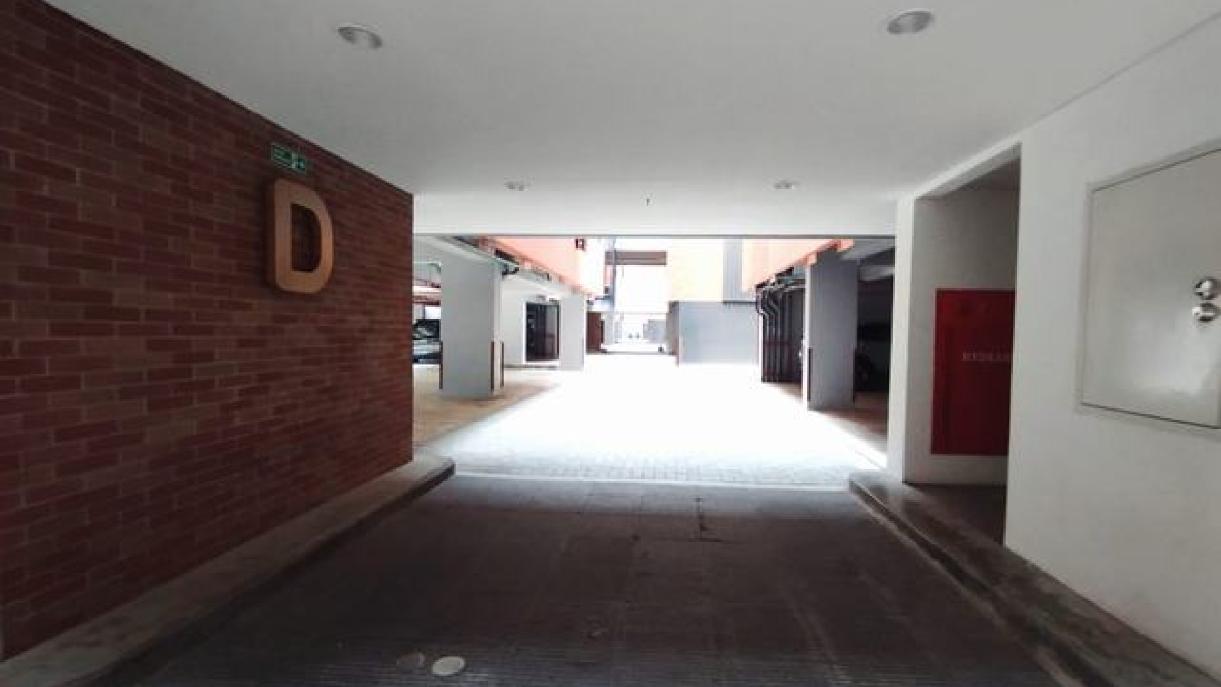 dijual town house apartemen lloyd tower D, type 2BR, siap huni, harga nego